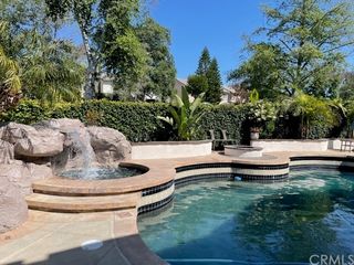 22 Ledgewood Drive