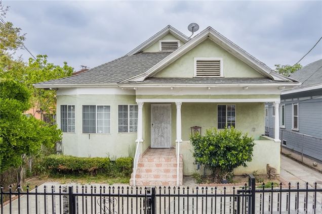 343 W 46th Street Los Angeles, CA House Sold - Photo 1 of 10. Opens carousel modal
