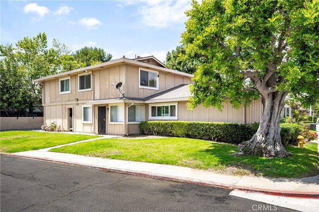 26406 Paseo Pamela