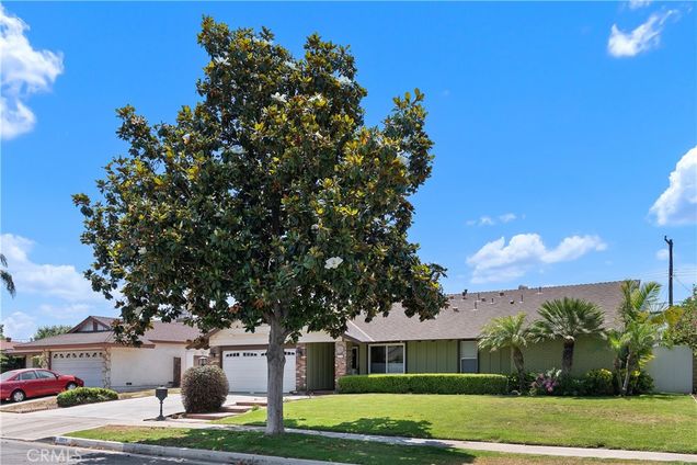 2816 E Alden Place