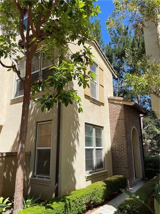 11 Tall Oak Irvine, CA Condo Active - Photo 1 of 8. Opens carousel modal
