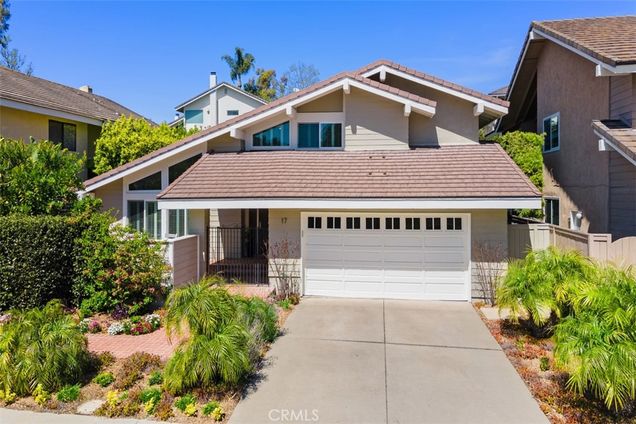 17 Silver Cres Irvine, CA House Active - Photo 1 of 18. Opens carousel modal