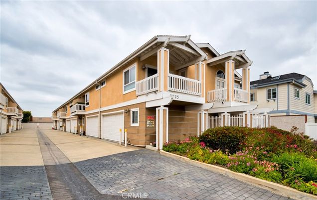 2025 Artesia Boulevard Unit G