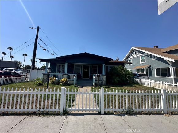 117 E Sycamore Street