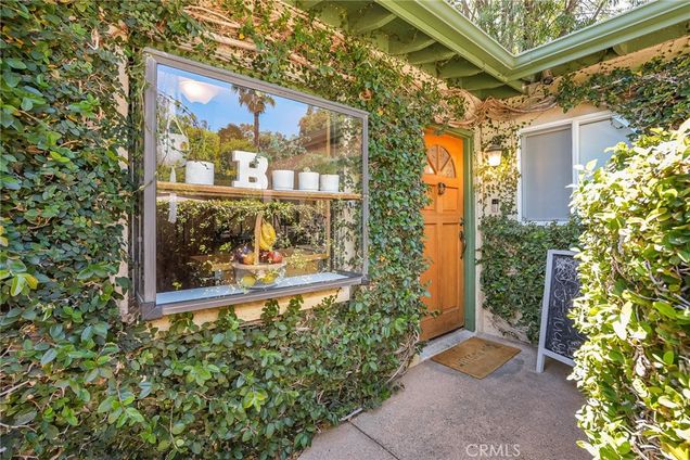 22232 Buena Ventura St