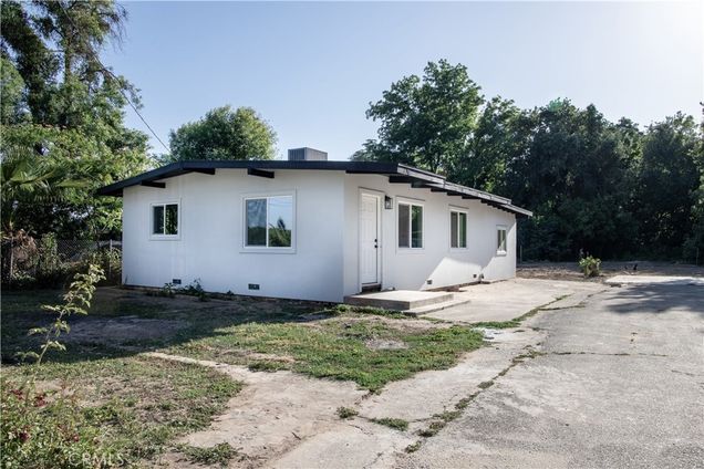 1369 Larkin Road