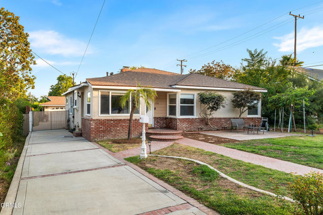 1908 Oakwood Street Pasadena, CA House Active - Photo 1 of 61. Opens carousel modal
