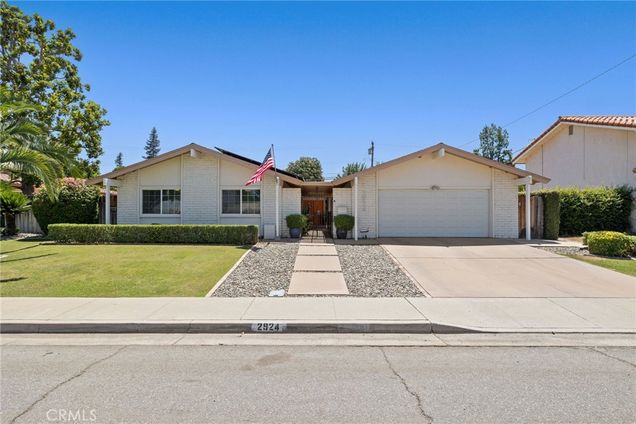 2924 Elm Street