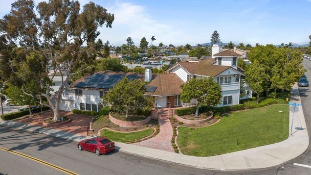 855 Country Club Drive