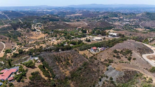 3829 Silverleaf Ln