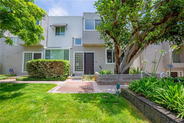 501 Herondo St #11