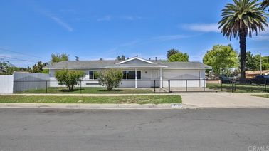 1130 S Vine Avenue