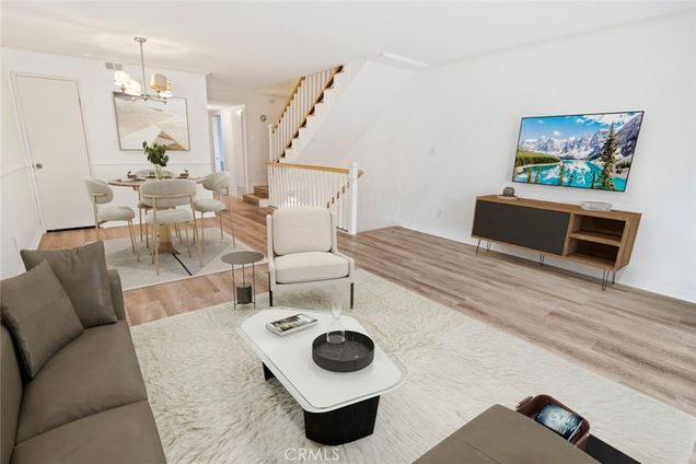 1890 S Cochran Avenue Unit 19