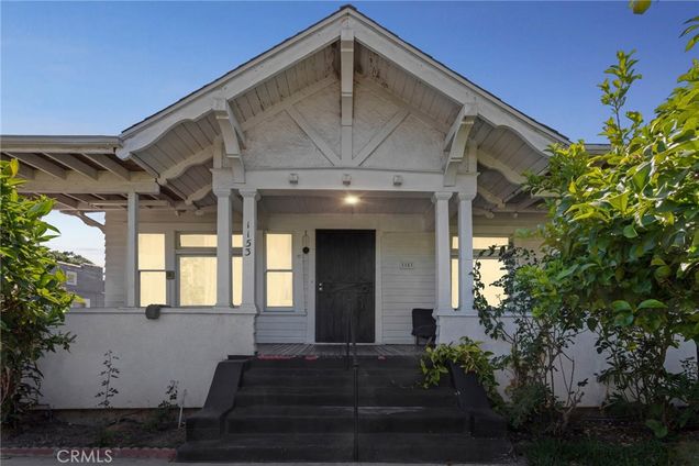 1153 S Kingsley Drive