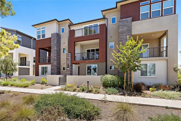 127 Biome Irvine, CA Condo Active - Photo 1 of 31. Opens carousel modal