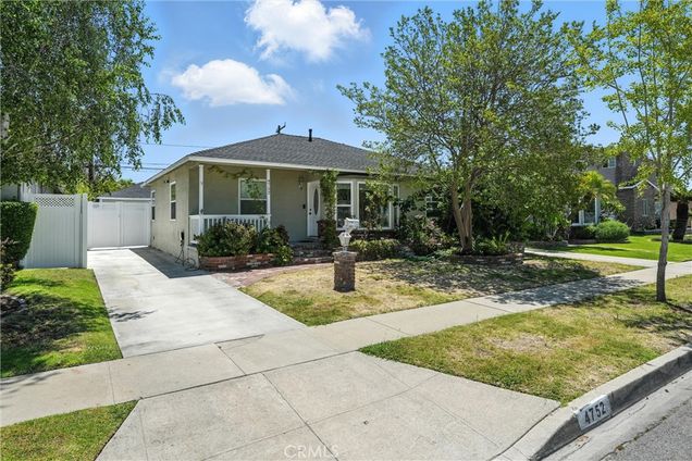 4752 Josie Avenue