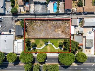 15525 Paramount Boulevard