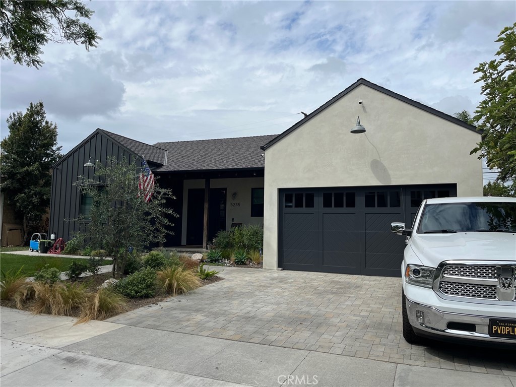 5235 E Calderwood St