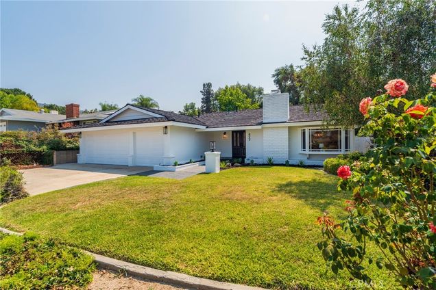 622 N Pasadena Avenue