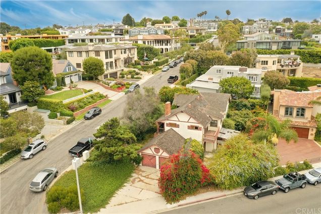 600 8th Street Manhattan Beach, CA House Sold - Photo 1 of 14. Opens carousel modal