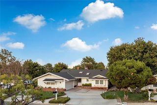 10 Sunnyfield Drive
