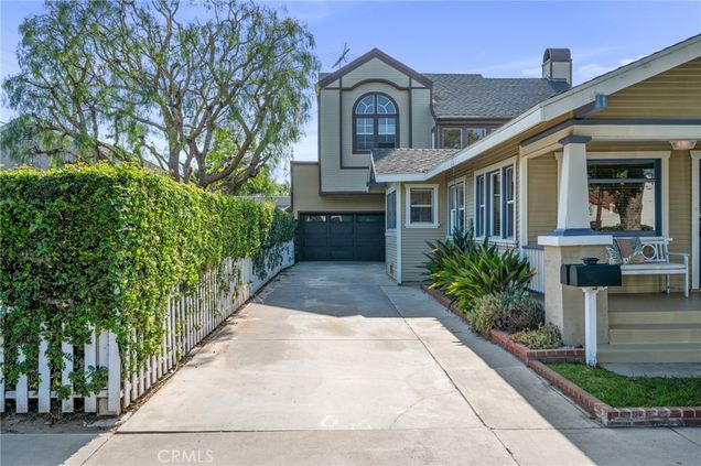 533 Roswell Avenue Long Beach, CA Multifamily Active - Photo 1 of 41. Opens carousel modal