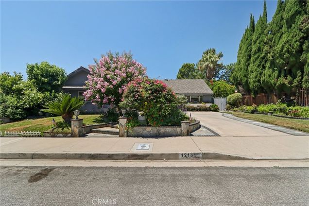 12131 Woodley Avenue