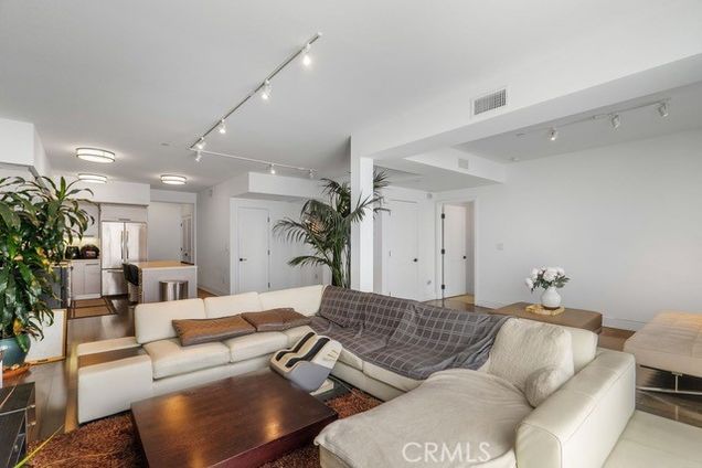 1817 Prosser Avenue Unit 503