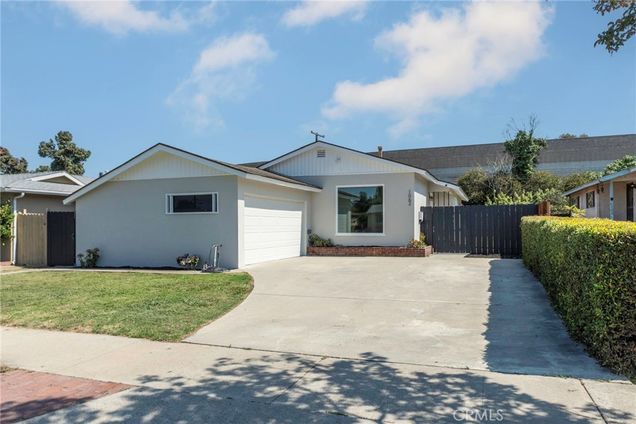 1062 W 187th Place Gardena, CA House Active - Photo 1 of 46. Opens carousel modal