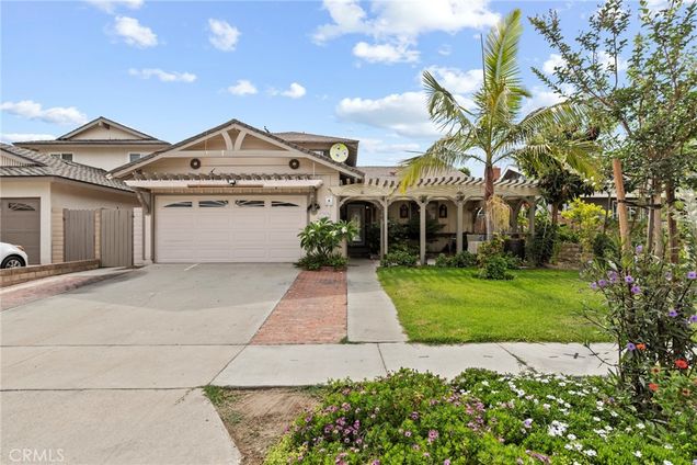 15503 Benfield Avenue Norwalk, CA House Active - Photo 1 of 25. Opens carousel modal