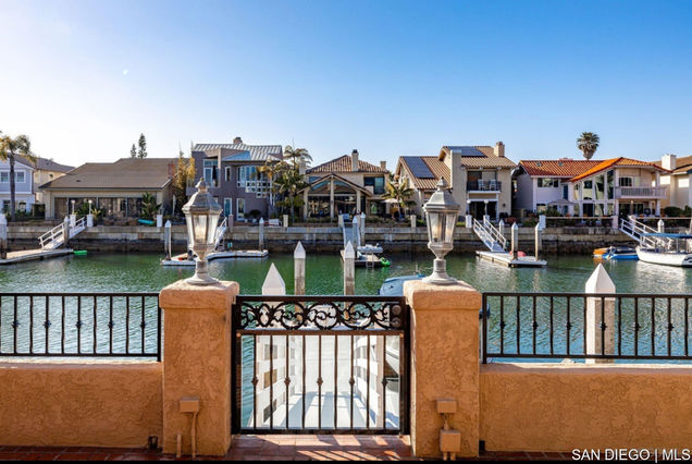12 Buccaneer Way