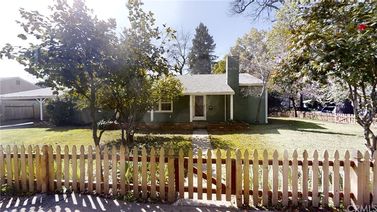1395 Oleander Avenue