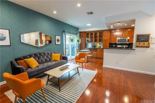 1554 N Hobart Boulevard Unit 2