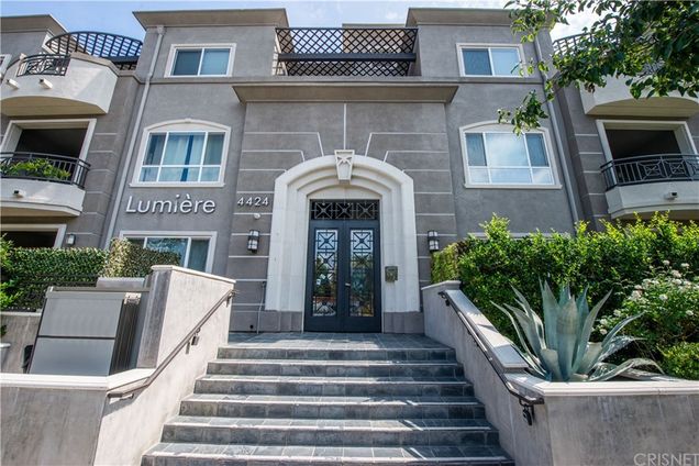 4424 Whitsett Avenue Unit 308 Studio City, CA Condo Sold - Photo 1 of 16. Opens carousel modal