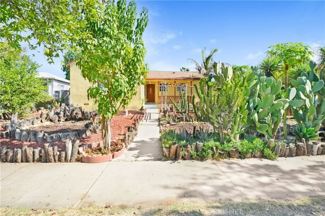 6632 Tampa Avenue Reseda, CA House Sold - Photo 1 of 15. Opens carousel modal