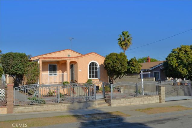 472 Nassau Avenue Los Angeles, CA House Sold - Photo 1 of 75. Opens carousel modal