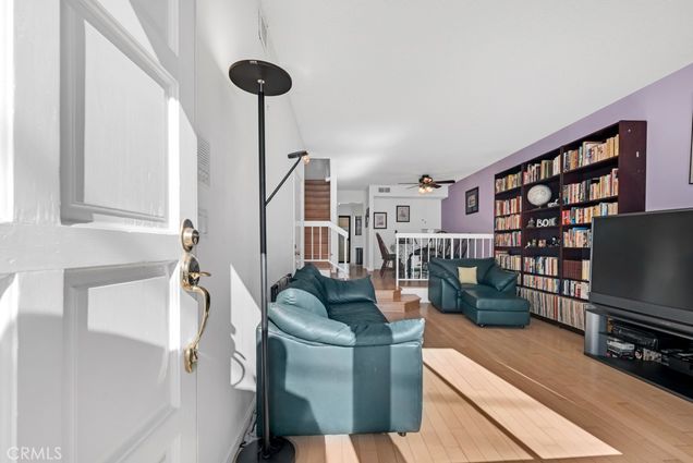 22865 Del Valle Street Unit 7