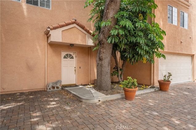 5200 White Oak Avenue Unit 21 Encino, CA Townhouse Sold - Photo 1 of 3. Opens carousel modal
