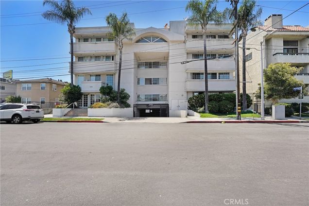5219 Newcastle Avenue Unit 302 Encino, CA Condo Active - Photo 1 of 12. Opens carousel modal