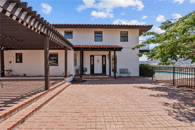 8525 Wildflower Lane