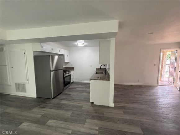 917 Kenwood Street Inglewood, CA Apartment Active - Photo 1 of 9. Opens carousel modal
