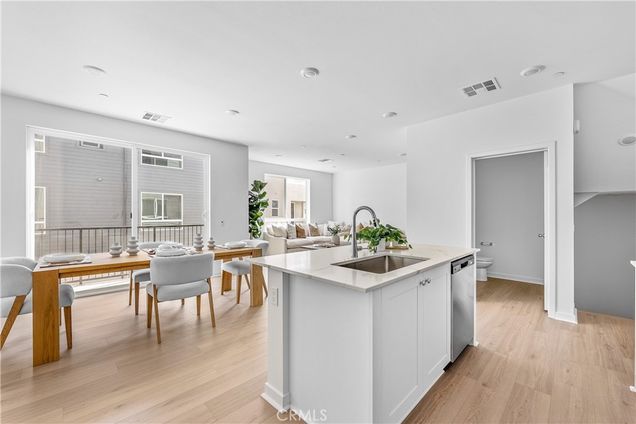 9423 1/2 N Sepulveda Blvd. Unit 3