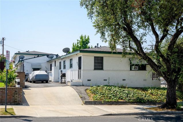 812 N Glenoaks Boulevard Burbank, CA Multifamily Active - Photo 1 of 10. Opens carousel modal