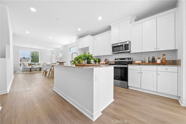 9423 N Sepulveda Blvd Unit 1