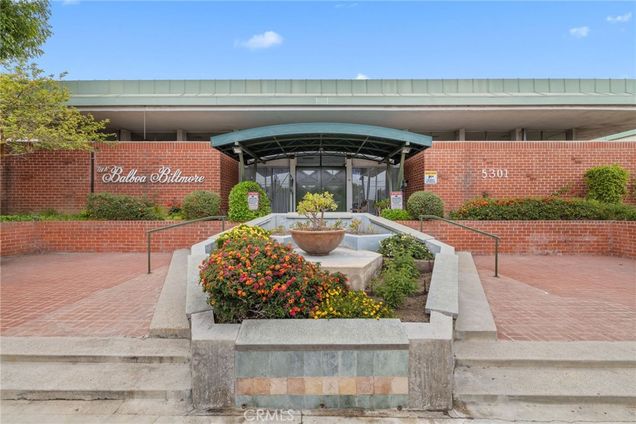 5301 Balboa Boulevard Unit D9