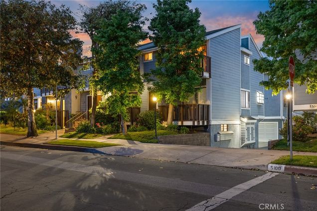 5100 Riverton Avenue Unit 14