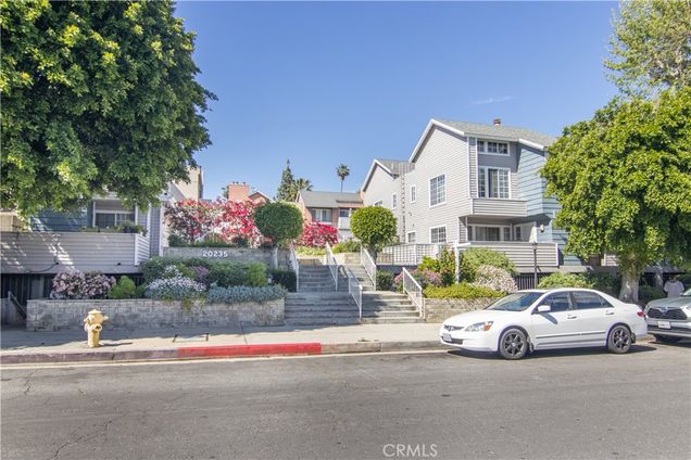 20235 Keswick Street Unit 102