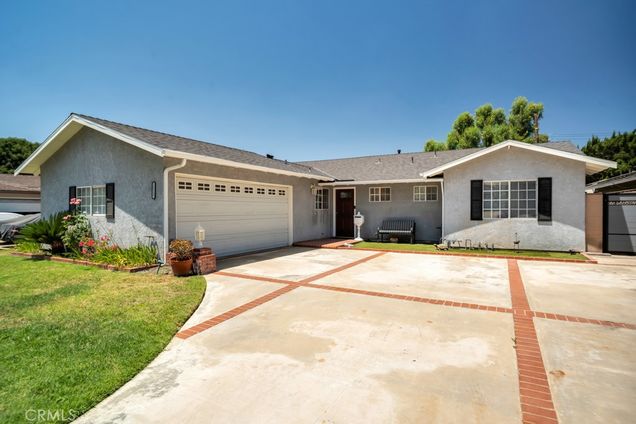 10557 Owensmouth Avenue Chatsworth, CA House Active - Photo 1 of 38. Opens carousel modal
