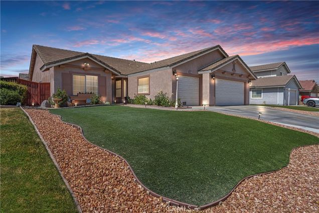 3267 Desert Cloud Avenue