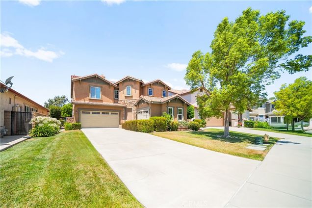 35799 Wolverine Lane Murrieta, CA House Active - Photo 1 of 15. Opens carousel modal